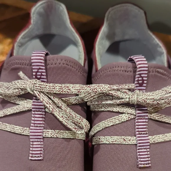 OluKai Women’s Miki Li’ Mauve/Plum Quick-Drying Outdoor Shoes